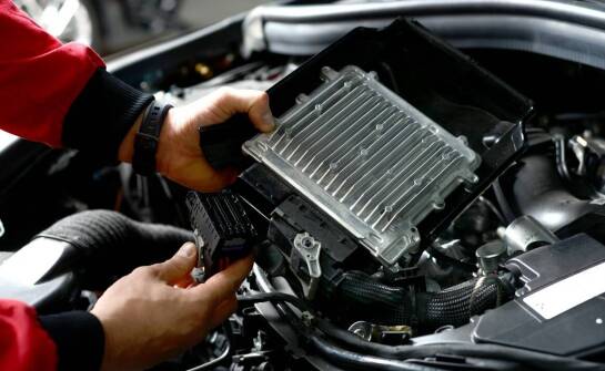 Dlaczego oryginalne części do BMW są kluczowe dla efektywności systemów pojazdu?