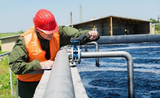 Przerabianie szamba na oczyszczalnię a prawne wymagania