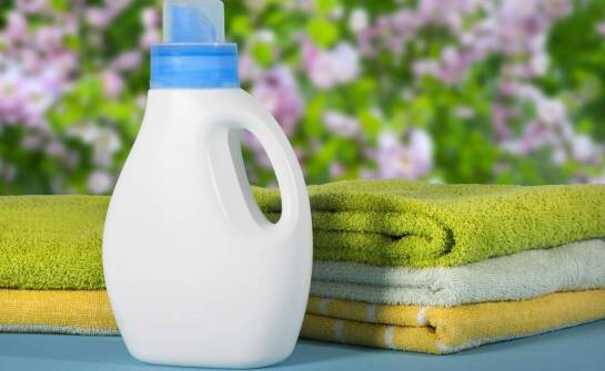Wybór płynów do prania dla osób z wrażliwą skórą