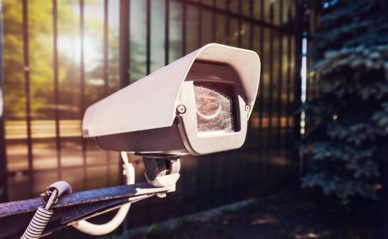 Jakie wyzwania stoją przed zewnętrznymi kamerami szerokokątnymi w trudnych warunkach atmosferycznych?