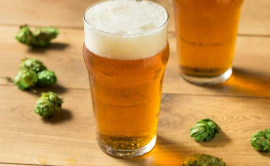 Gdzie kupić lokalne piwo w pobliżu zamku w Książu?