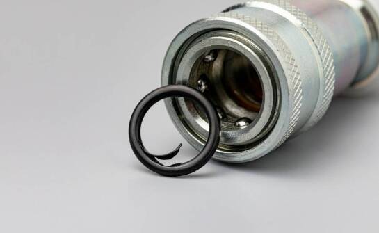 Wpływ materiału elastycznych sprzęgieł na ich trwałość i wydajność