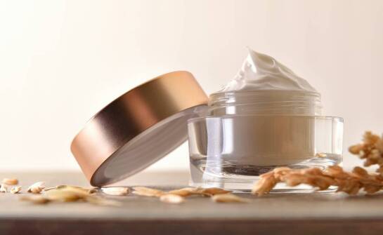 Jak syntetyczne zapachowe substancje wpływają na konsystencję i jakość kosmetyków?