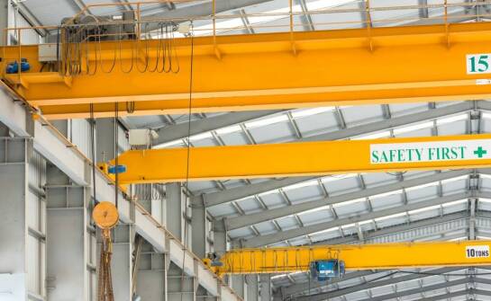 Jakie komponenty do suwnic są kluczowe w utrzymaniu efektywności?