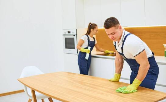 Sprzątanie restauracji po godzinach pracy – jak specjaliści dbają o porządek i higienę?