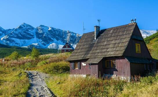 Dlaczego warto wynająć domek w pobliżu atrakcji turystycznych?