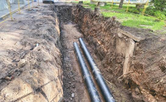 Liniowe wykopy pod kanalizację - znaczenie precyzji i dokładności
