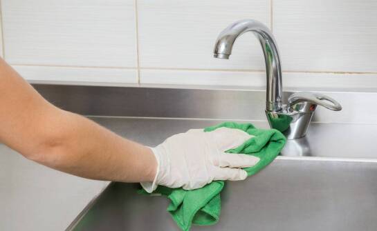 Zastosowanie płynów do konserwacji jako sposób na przedłużenie żywotności zlewu