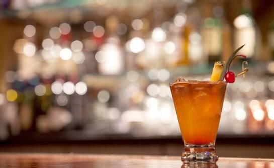 Drink bar w Poznaniu: oaza relaksu z wybornymi trunkami i muzyką