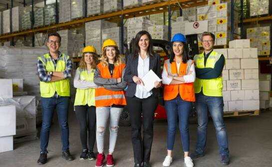 Zastosowanie odzieży BHP w różnych branżach: co warto wiedzieć?