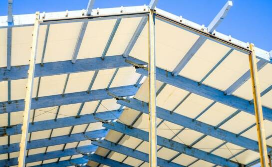 Jakie są najlepsze praktyki w zabezpieczeniach ppoż. dla konstrukcji stalowych?