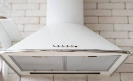 Znaczenie właściwego montażu kuchennych tanich okapów dla ich funkcjonalności