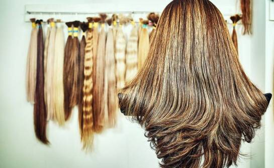 Różnorodność stylów w przedłużaniu włosów: od klasycznych do ekstrawaganckich