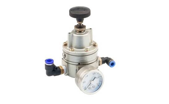 Jakie materiały są najczęściej stosowane przy produkcji przemysłowych reduktorów?