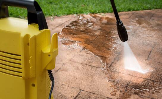 Specjalistyczny osprzęt do myjek ciśnieniowych – przegląd dostępnych opcji