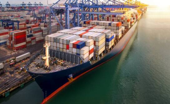 Efektywność morskiego transportu w globalnych łańcuchach dostaw