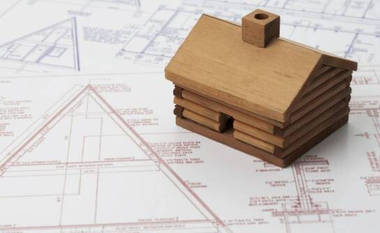 Rola projektanta w tworzeniu funkcjonalnych domów z bali.