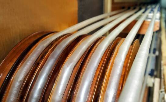 Jakie są najważniejsze kryteria wyboru żyłki do kosy dla profesjonalistów?