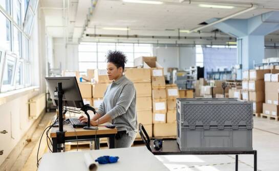 Analiza kosztów i korzyści z inwestycji w paletyzatory do opakowań