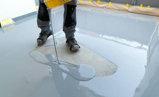 Jakie są główne wyzwania związane z uszczelnianiem betonowych szamb?