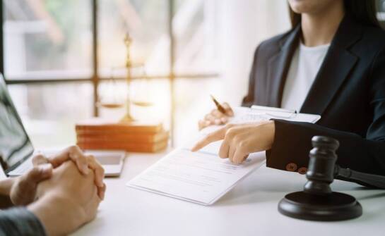 Konsultacje prawnicze - online czy stacjonarnie?