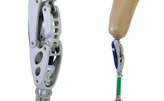 Z czego wykonuje się protezy kończyn dolnych?