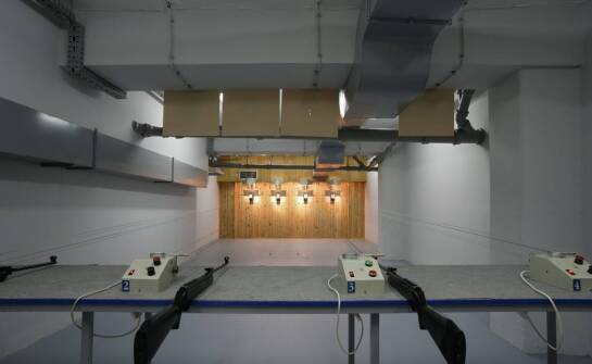 Jakie kryteria należy brać pod uwagę przy wyborze systemu klimatyzacji do strzelnicy?