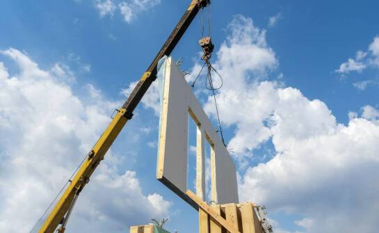 Jakie są korzyści z zastosowania prefabrykatów w budowie zbożowych hal?