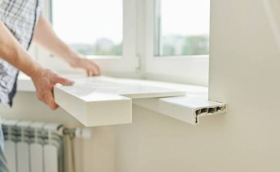 Jakie są najczęstsze wyzwania przy montażu narożnych parapetów?