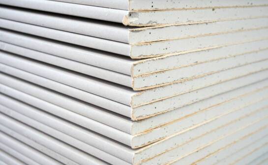 Zalety wyboru materiałów do suchej zabudowy z oferty budowlanej hurtowni