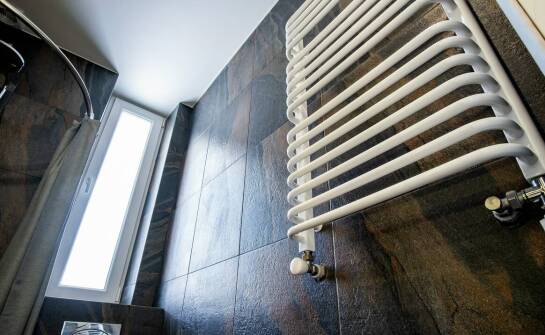 Gresowa ceramika w nowoczesnym stylu – najnowsze trendy