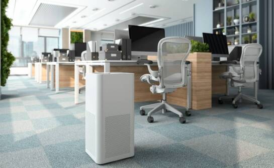Zalety posiadania klimatyzacji z funkcją oczyszczania powietrza w biurze