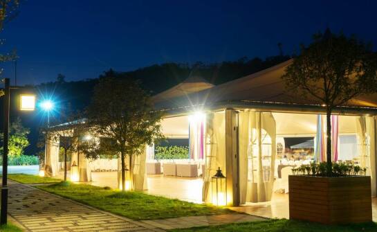 Zalety sferycznych namiotów w organizacji luksusowych wydarzeń