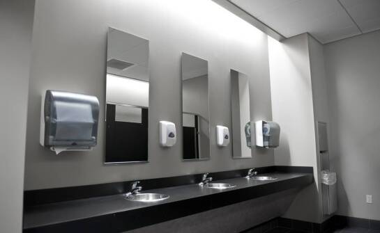 Kompleksowe rozwiązania sanitarno-higieniczne dla obiektów publicznych – oferta sklepu Terrain SDP