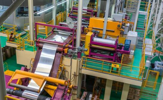 Jakie odbojowe słupki wybrać do ochrony linii produkcyjnych?