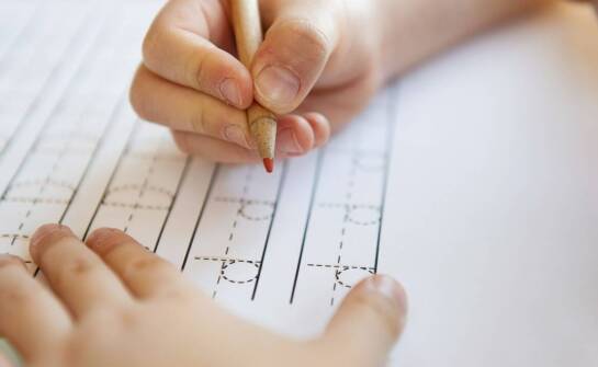 Jak lekcje rysunku pomagają w poprawie motoryki i umiejętności obserwacji?