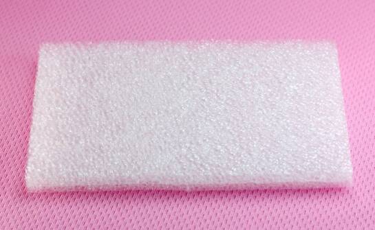 Wpływ materiałów używanych do produkcji piankowych różyczek na ich trwałość