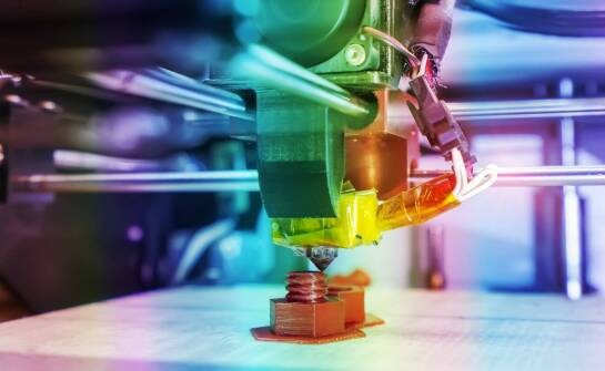 Jakie są różnice między drukiem 3D a tradycyjnymi technikami obróbki?