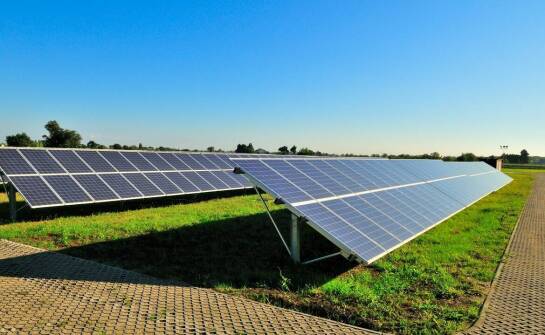 Przenośny składany panel słoneczny – nowoczesne rozwiązanie dla rozwoju zrównoważonego rolnictwa