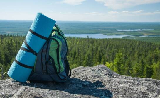 Outdoorowe plecaki z funkcją ochrony przed deszczem - jakie modele są dostępne?