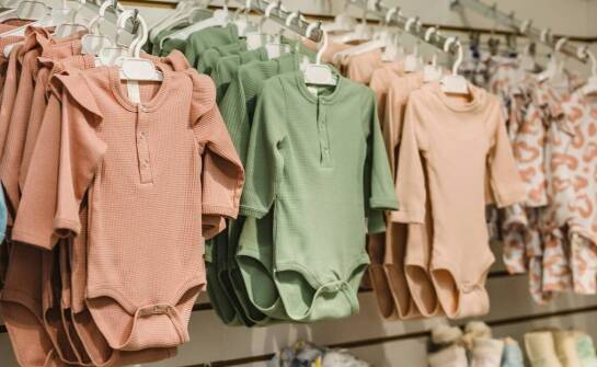 Rola ekologicznych materiałów w produkcji dziecięcych koszul nocnych