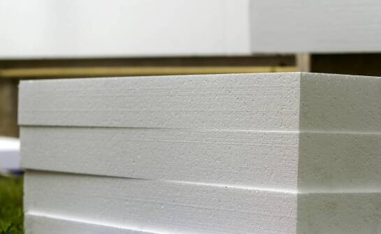 Zalety zastosowania płyt PIR o grubości 5 cm w ekologicznym budownictwie