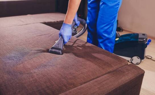 Efektywne metody prania tapicerek - na czym polega skuteczność ich?