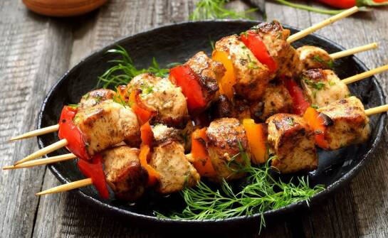 Jakie potrawy można przygotować w krótkim czasie na patelni grillowej?