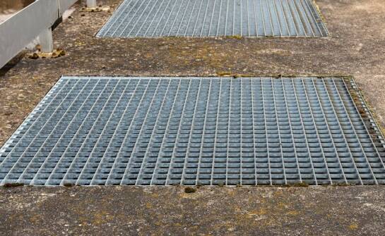 Betonowe grille – jak zapewnić trwałość i odporność na czynniki atmosferyczne?