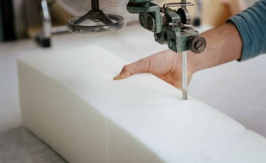 Zrównoważony rozwój a wybór maszyn do cięcia pianki