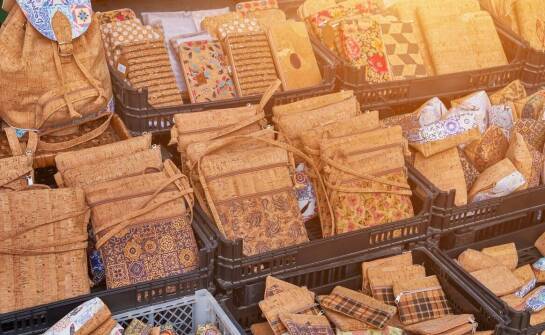 Ekologiczne materiały w produkcji torebek – zalety i przyszłość