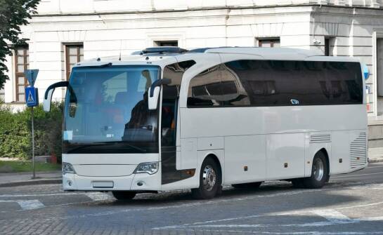 Wynajem autokarów na różne okazje – od wesel do konferencji biznesowych