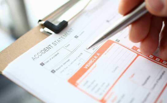 Różnice między elektroniczną a papierową dokumentacją powypadkową w BHP