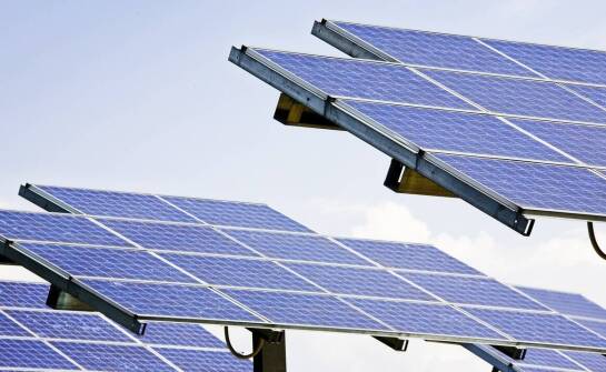 Wydajność solarnych lamp w różnych klimatycznych strefach